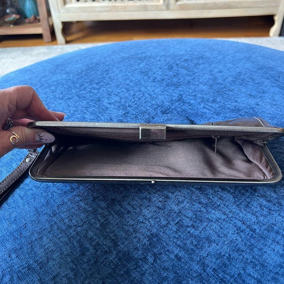 Kenneth Cole Reaction Brown Leather Frame Clutch Wristlet Kiss Lock Bag - Picture 10 of 14